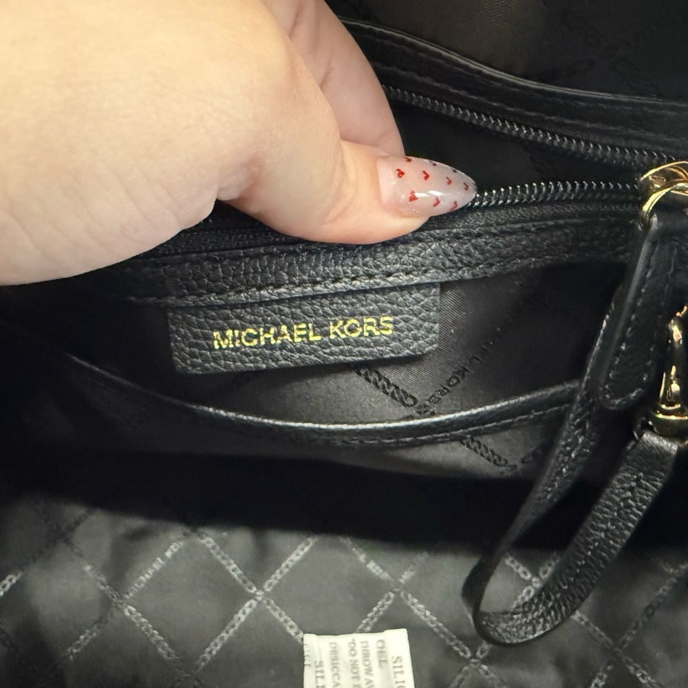 Michael Kors Mercer Medium Pebbled Leather Satchel in black - Picture 4 of 10